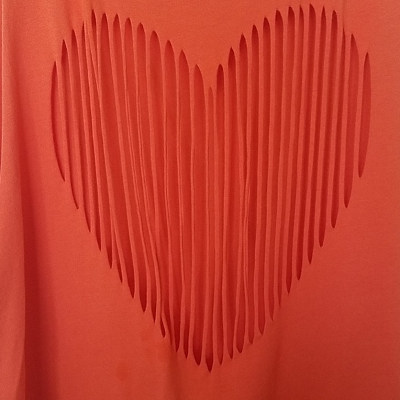 Heart Cut Out Muscle Tank - Picture 3 of 6